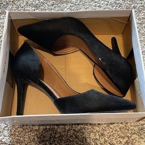 Size 9 black pumps